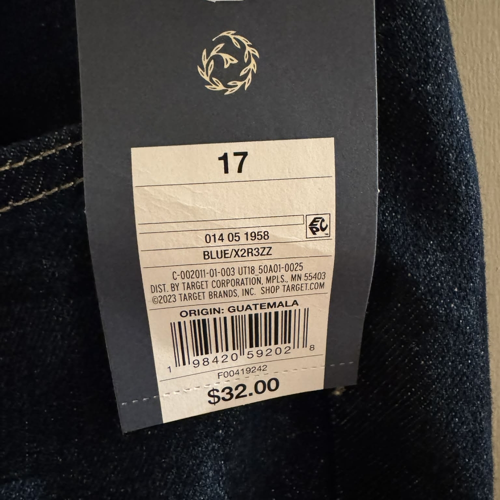 Universal Thread Women's Dark Blue Straight Jeans - Picture 4 of 4